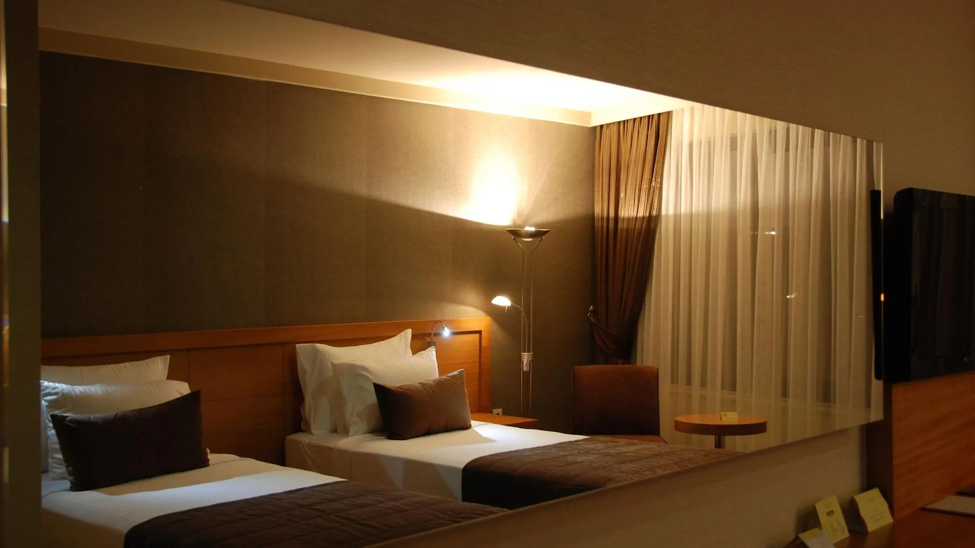 Volley Hotel إزمير